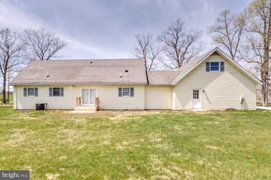 1485 Greensburg Rd, Martinsburg, WV 25404 - photo 3