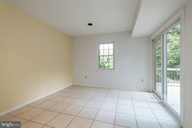 8581 Dark Hawk Cir, Columbia, MD 21045 - photo 6