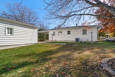 1311 W 5th St, Cedar Falls, IA 50613 - photo 6