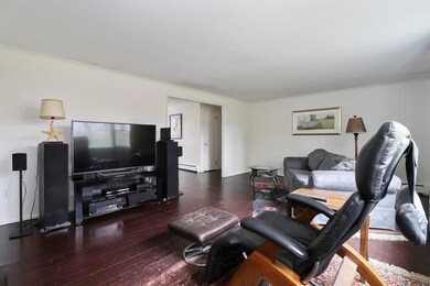 Spacious living room