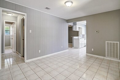 7907 Kellwood Dr, Houston, TX 77040 - photo 2