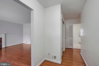 3301 Patrick Henry Dr, Falls Church, VA 22044 - photo 4