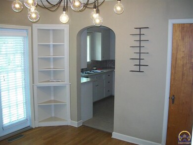 1843 SW Pembroke Ln, Topeka, KS 66604 - photo 3