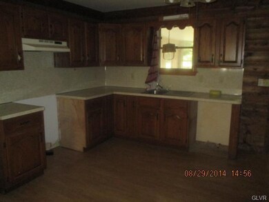 1646 Erie Ct, Effort, PA 18330 - photo 5