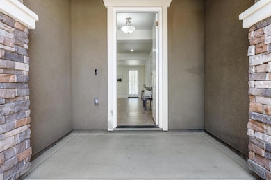 1632 N Broadbent Ln, Clovis, CA 93619 - photo 4