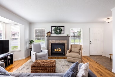 006_893zurichln7_884