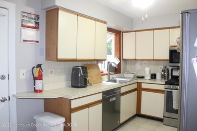 555 S Atlantic Ave unit 3, Matawan, NJ 07747 - photo 6