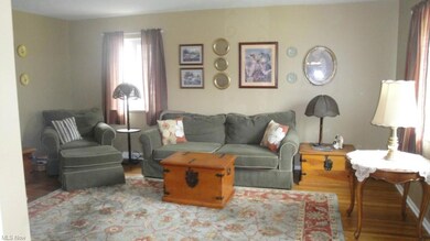 29524 Meadow St, Wickliffe, OH 44092 - photo 3