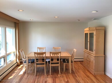 Dining rm: hardwood, recessed lights