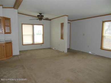 84 Mahanoy Ave, Tamaqua, PA 18252 - photo 3