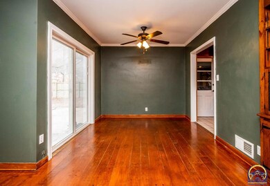 3639 SW Stratford Rd, Topeka, KS 66604 - photo 3