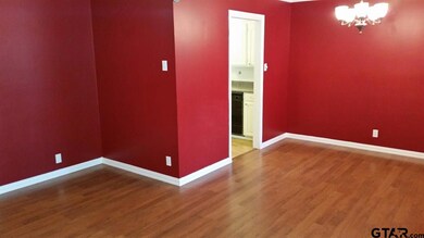 526 Whittle St, Tyler, TX 75701 - photo 6