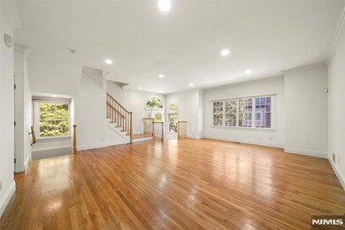 139 Stonegate Trail, Cresskill, NJ 07626 - photo 2