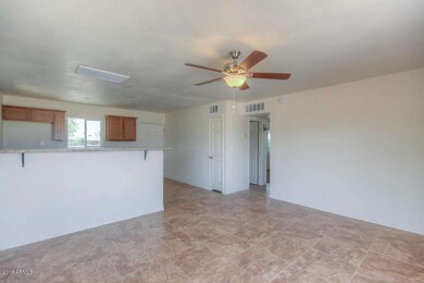 Living Room (3)-SMALL