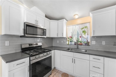 16079 Yarnell St unit B18, Sylmar, CA 91342 - photo 3