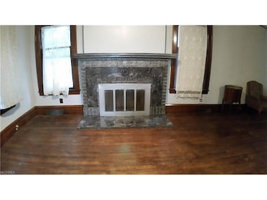 1712 E 300th St, Wickliffe, OH 44092 - photo 7