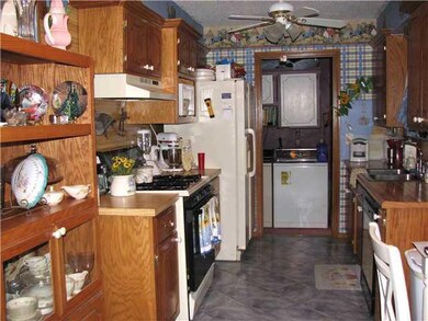 Kitchen. Updated oak cabinets