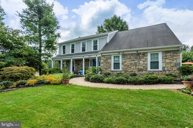 9841 Coral Bells Ct, Vienna, VA 22182 - photo 2