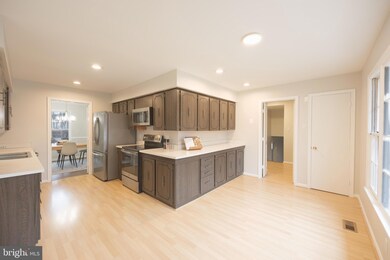 3900 Stonebridge Rd, Alexandria, VA 22306 - photo 7