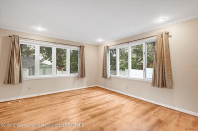 1315 Pershing Dr, Lansing, MI 48910 - photo 5