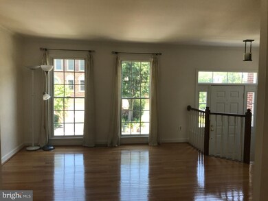 2086 Gillen Ln, Falls Church, VA 22043 - photo 4