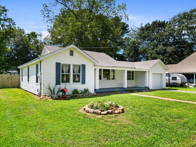 414 Magnolia St, La Fayette, GA 30728 - photo 2