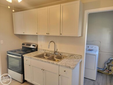 13415 Sherman Ave, Warren, MI 48089 - photo 4