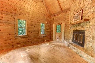 6709 Chadmoor Ct, Greensboro, NC 27406 - photo 5