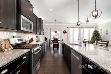 208 Hunters Hill Dr, Statesville, NC 28677 - photo 6