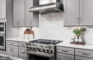 10259 Emerald Ln, Chantilly, VA 20152 - photo 7