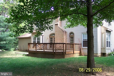 6335 Summerday Ct, Burke, VA 22015 - photo 2