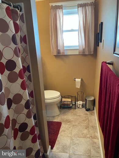 527 Bridgeboro St, Riverside, NJ 08075 - photo 6