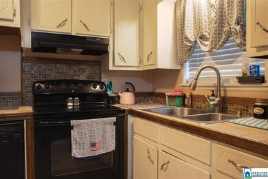 2410 Ormond Dr, Center Point, AL 35215 - photo 7