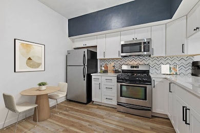 1113 Regency Ct, Schaumburg, IL 60193 - photo 7