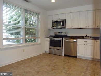 6 Constitution Ave, Doylestown, PA 18901 - photo 5