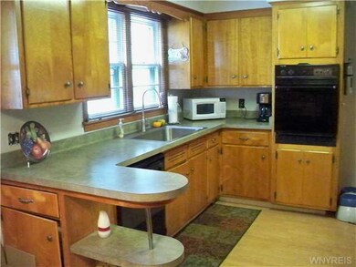 312 Stenzil St, North Tonawanda, NY 14120 - photo 3