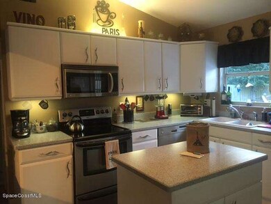 Curtis Kitchen 3