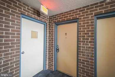 454 Girard St unit 103, Gaithersburg, MD 20877 - photo 3