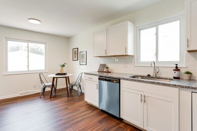 4-web-or-mls-1467-bycroft-rd