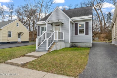 114 Pershing Dr, Schenectady, NY 12302 - photo 2