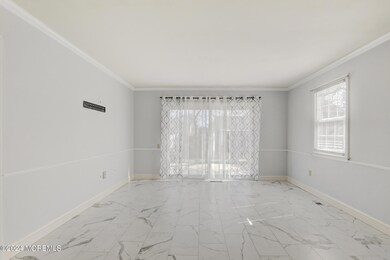 7 - Family Room