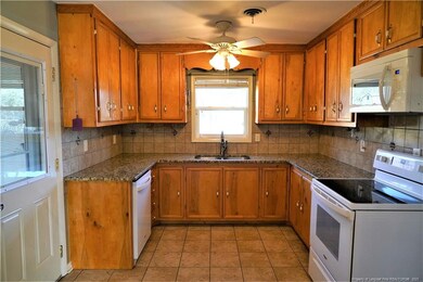 924 Stoneykirk Dr, Fayetteville, NC 28314 - photo 7