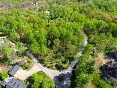 8716 Winslow Ct, Columbus, IN 47201 - photo 3