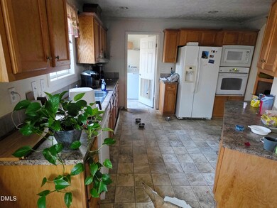 664 Glebe Rd, Henderson, NC 27537 - photo 5