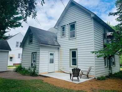 1516 Main St E, Menomonie, WI 54751 - photo 2