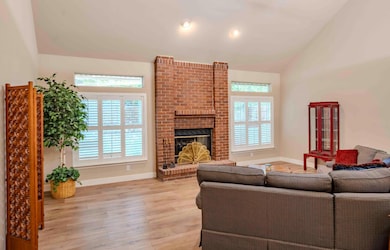 8860 N 10th St, Fresno, CA 93720 - photo 5