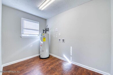 2046 Bo Peep Dr W, Jacksonville, FL 32210 - photo 7