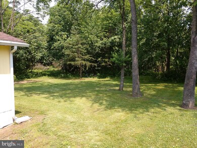 1525 Palm Springs Dr, Chambersburg, PA 17202 - photo 6