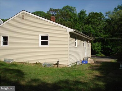 435 W 1st Ave, Runnemede, NJ 08078 - photo 3