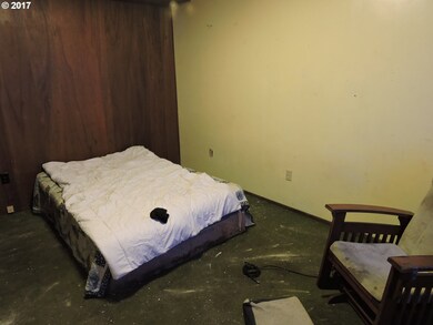 Bedroom, Primary